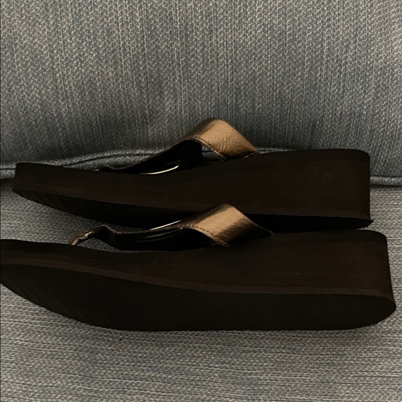 Yellow Box Black and Gold Sandals - Picture 3 of 3